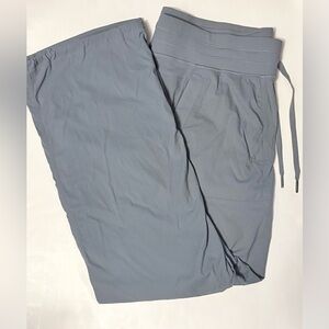 EUC Lululemon Dance Studio Mid-Rise Pant*Regular